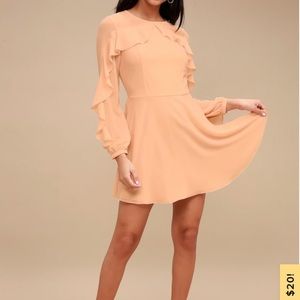 NWT Lulu’s light peach long sleeve dress